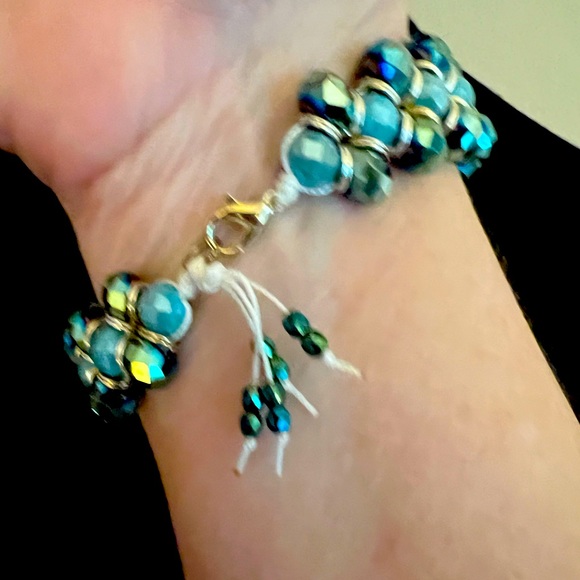 🌸🌸Handcrafted Beaded Bracelet 🌸🌸 - Picture 3 of 3